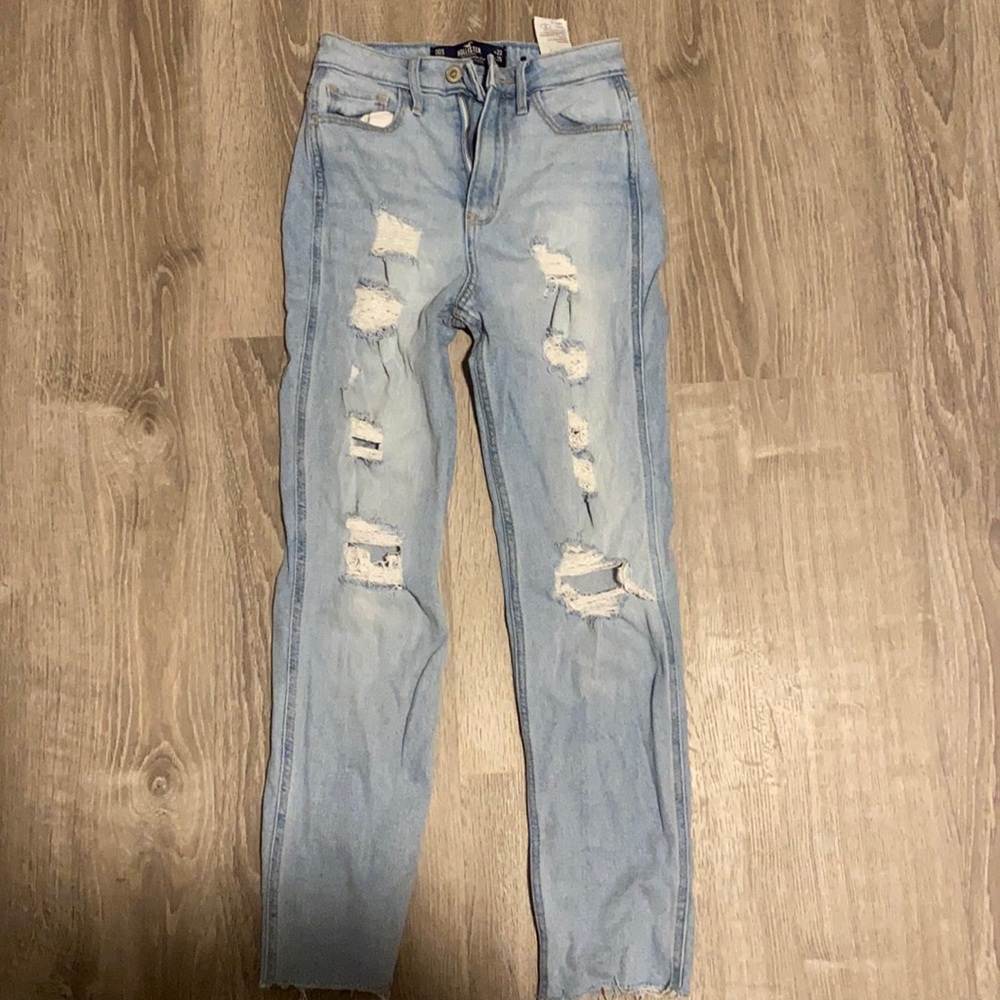 Hollister Light washed Mom Jeans with rips